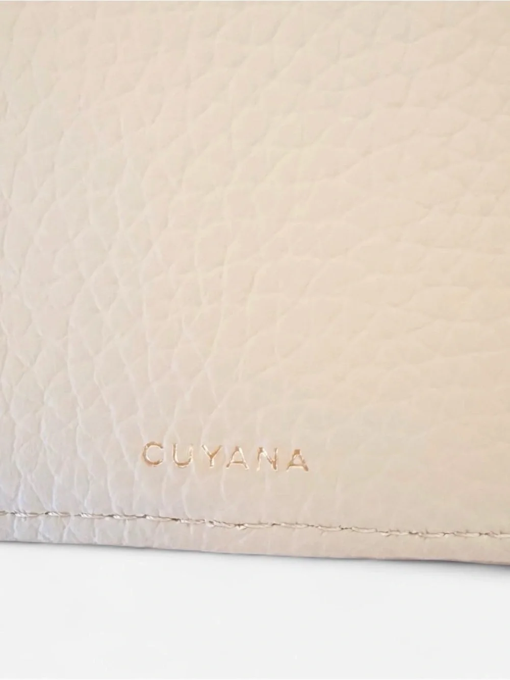 Cuyana color cappuccino